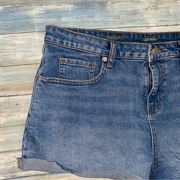 NWT Wild Fable High Rise Rolled Cuff Shorts - Picture 2 of 7